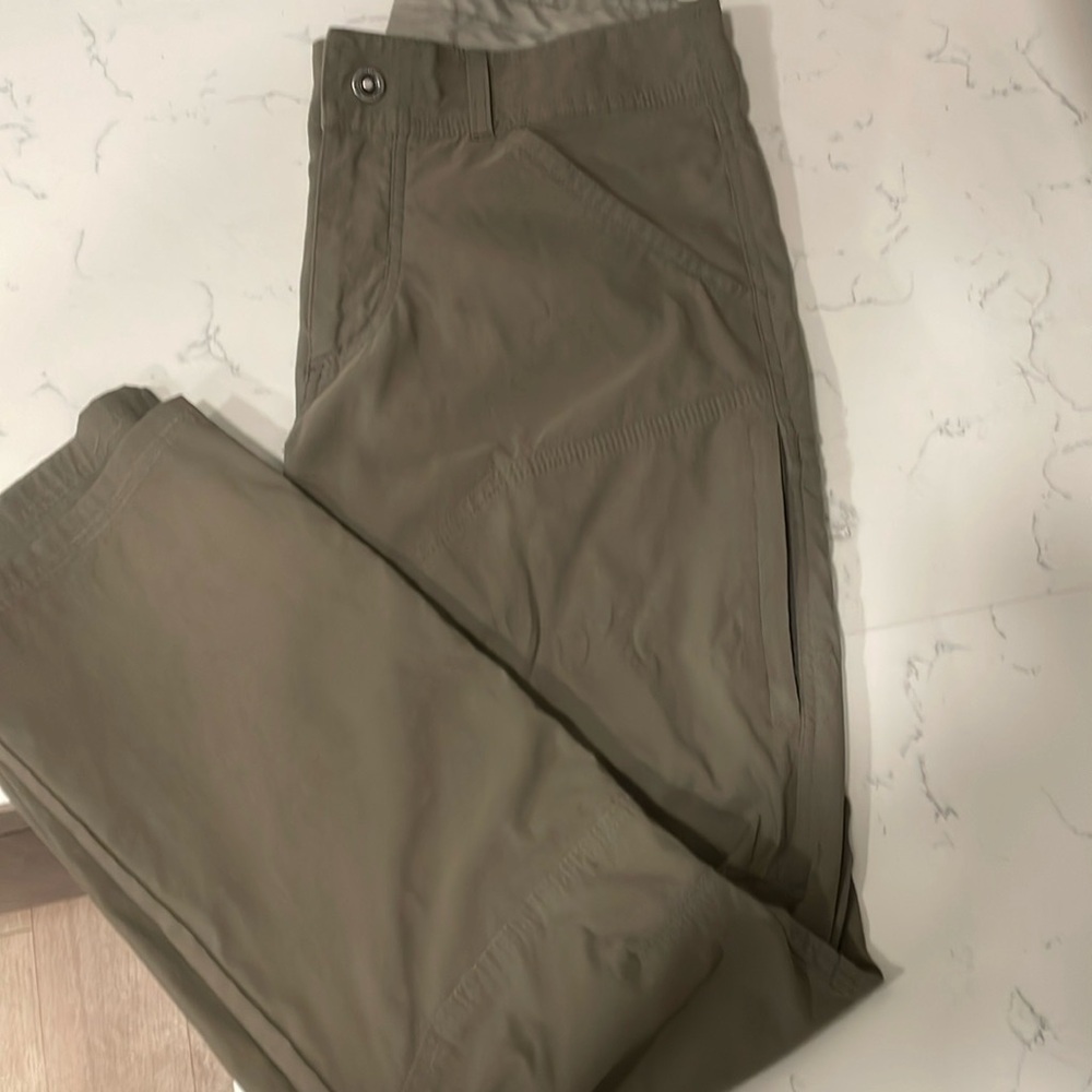 Kuhl 32x32 men’s pants, slightly worn, great condition, Green in color